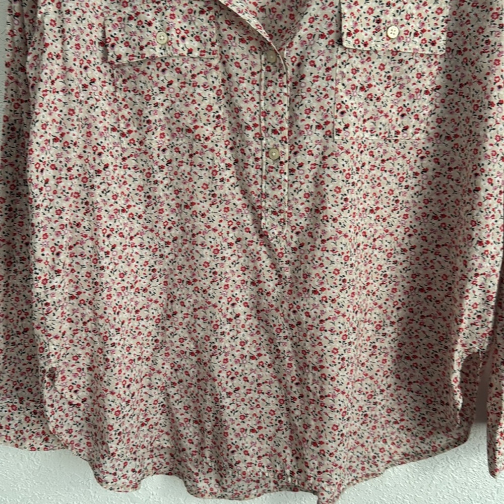 ❗️SOLD❗️LOFT Women's Floral Blouse - Red and White - Picture 5 of 5